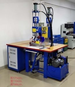 T-shirt kleding embossing machine 5kw PVC semi-automatisch