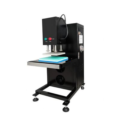 Goede prijs. 2,5kW siliconen embossing machine met spanning van 110V 220V en temperatuurbereik 0°C - 300°C voor nauwkeurige embossing van siliconen oppervlakken online