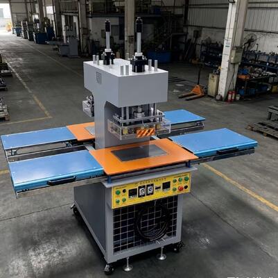 Goede prijs. KY-0201 Dubbelkop embossingmachine met dubbelstation 3D-embossing en temperatuurbereik van 0 °C tot 300 °C voor een gecombineerd dubbel werkingssysteem met meerdere processen online